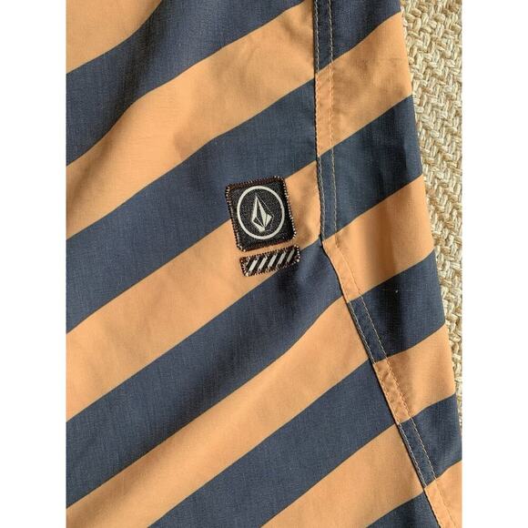 New Volcom Men's Stripey Stoney 19" Stretch Board Swim Shorts 38 - Picture 2 of 7